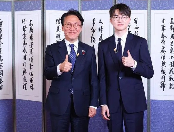韩国总理采访Faker：我无法决定结果，相信过程更重要；对游戏有执念